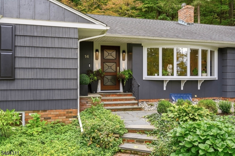 14 Indian Head Road Property Photo 5