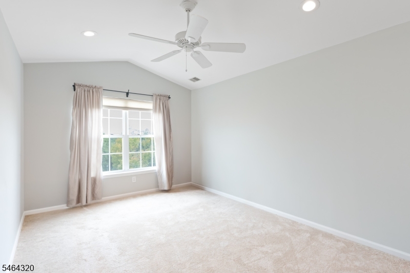 1030 Robin Ct Property Photo 6