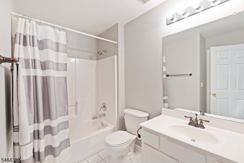 1030 Robin Ct Property Photo 8