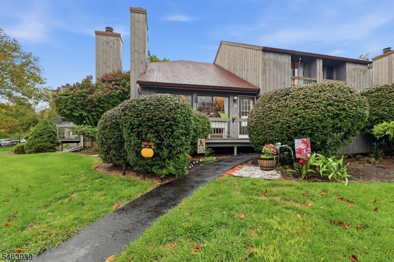 300 Gemini Dr 3c Property Photo 2