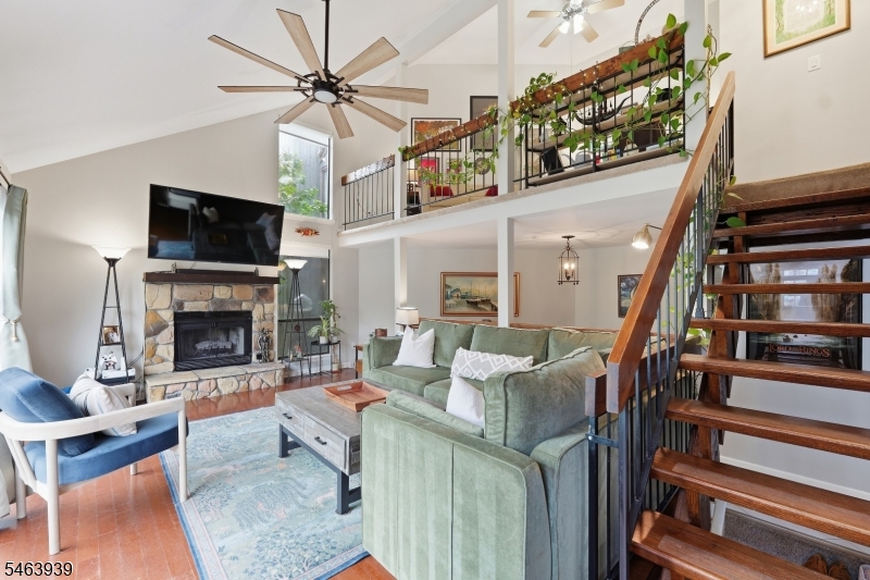 300 Gemini Dr 3c Property Photo 3