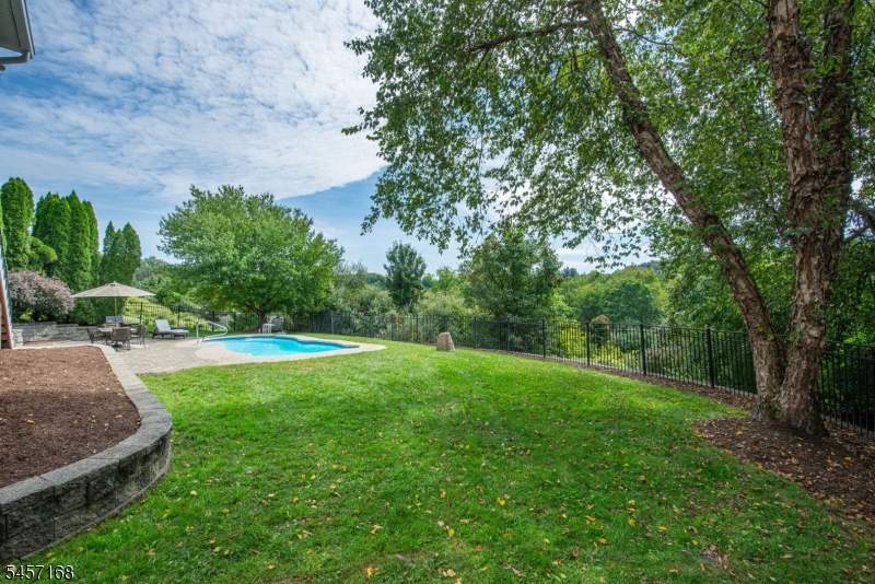 14 Vista Dr Property Photo 3