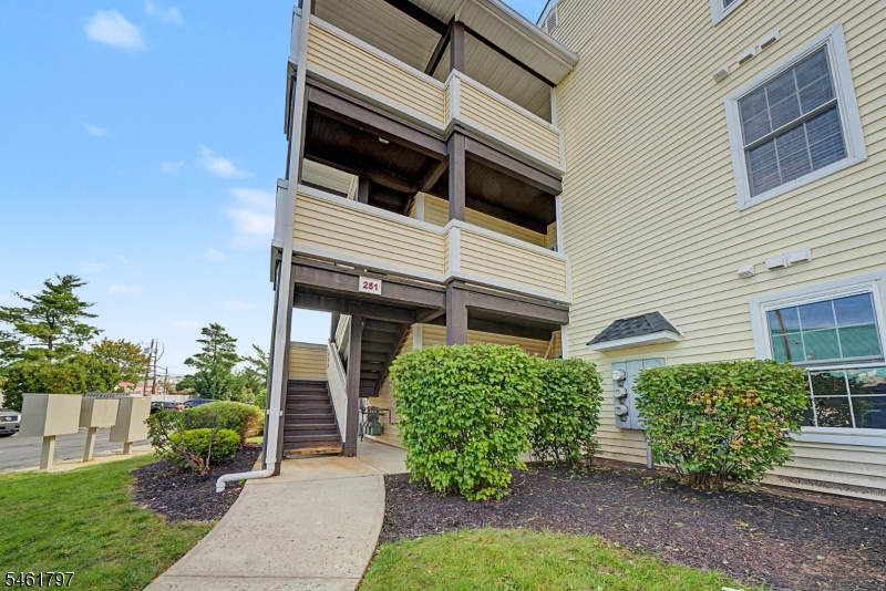 251 Broadmoor-3 3 Property Photo 1