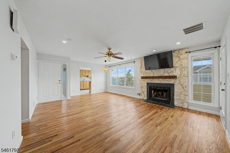 251 Broadmoor-3 3 Property Photo 11