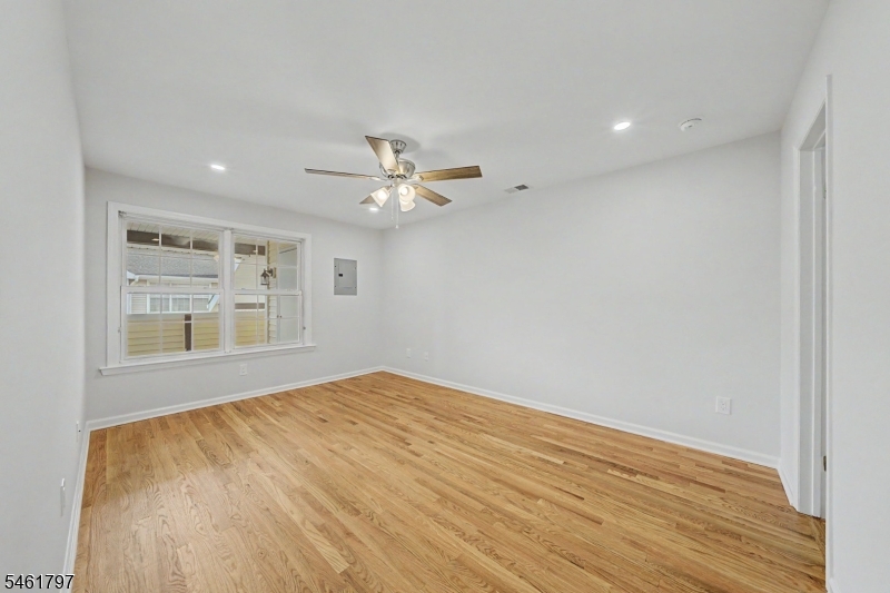 251 Broadmoor-3 3 Property Photo 19