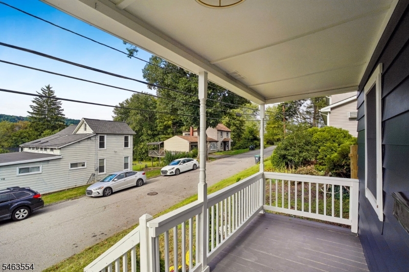 114 N Prospect St Property Photo 4