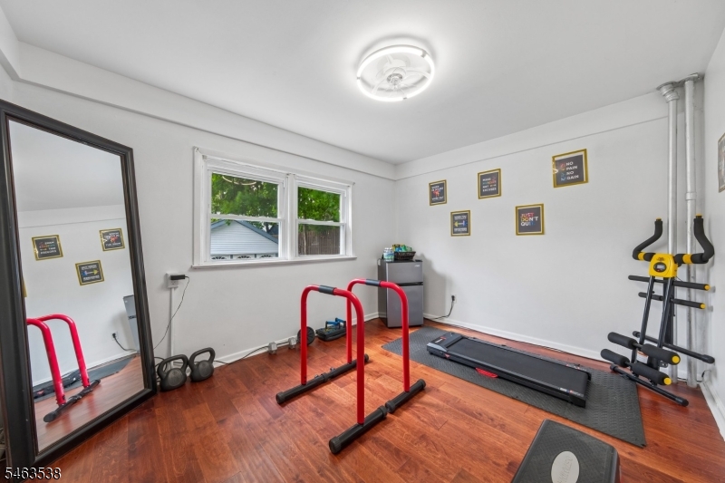 20 Ridgeview Ave Property Photo 8