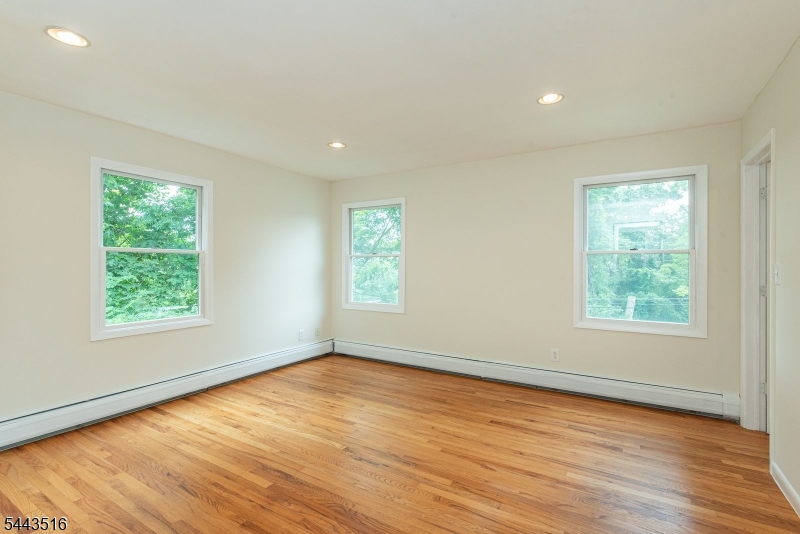 16 Florence St Property Photo 8