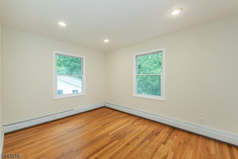 16 Florence St Property Photo 12