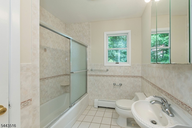 16 Florence St Property Photo 13