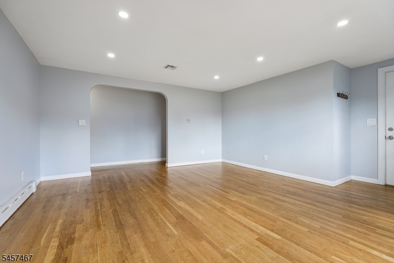 1402 Dey St Property Photo 7