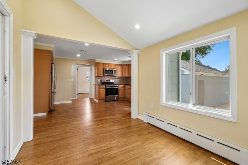 1402 Dey St Property Photo 12