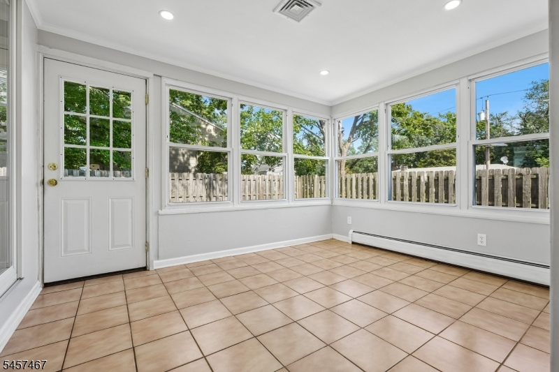 1402 Dey St Property Photo 14