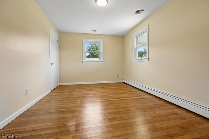 1402 Dey St Property Photo 15
