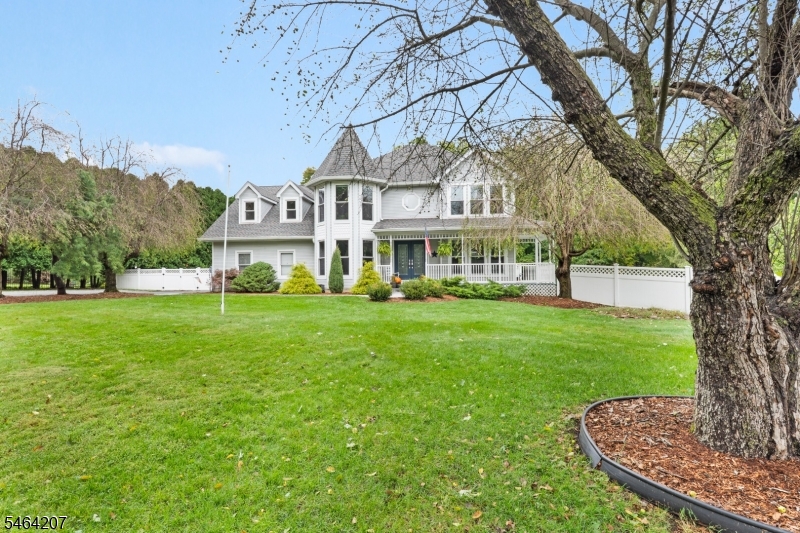 6 Larsen Dr Property Photo 2
