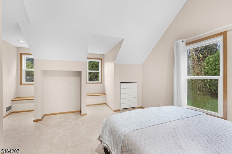 6 Larsen Dr Property Photo 19