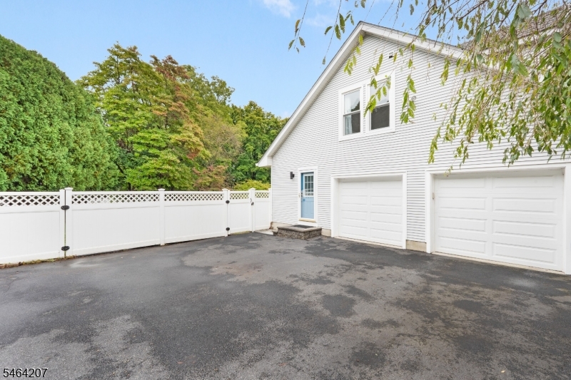 6 Larsen Dr Property Photo 35