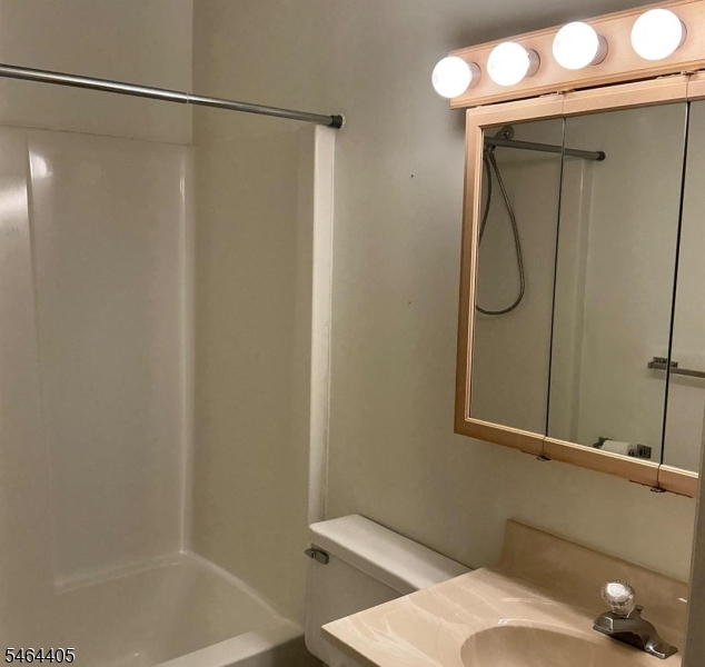 47 Lambert Ln Property Photo 7