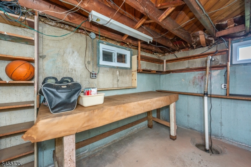 36 Olga B Ter Property Photo 18