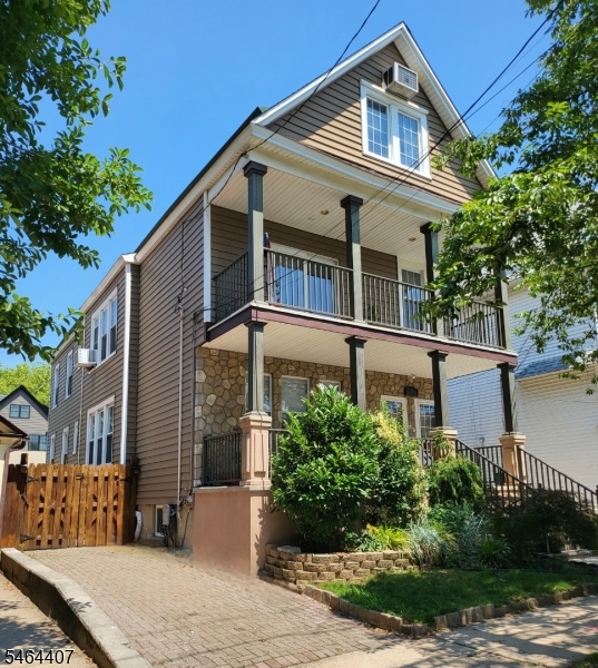 99 W 37Th St