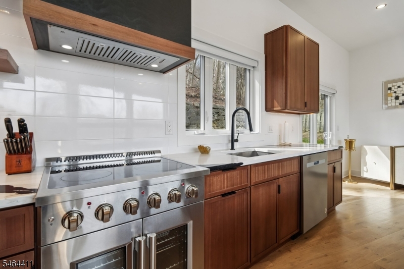 301 Kingsland Rd Property Photo 17
