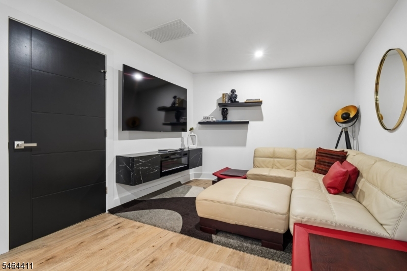 301 Kingsland Rd Property Photo 37