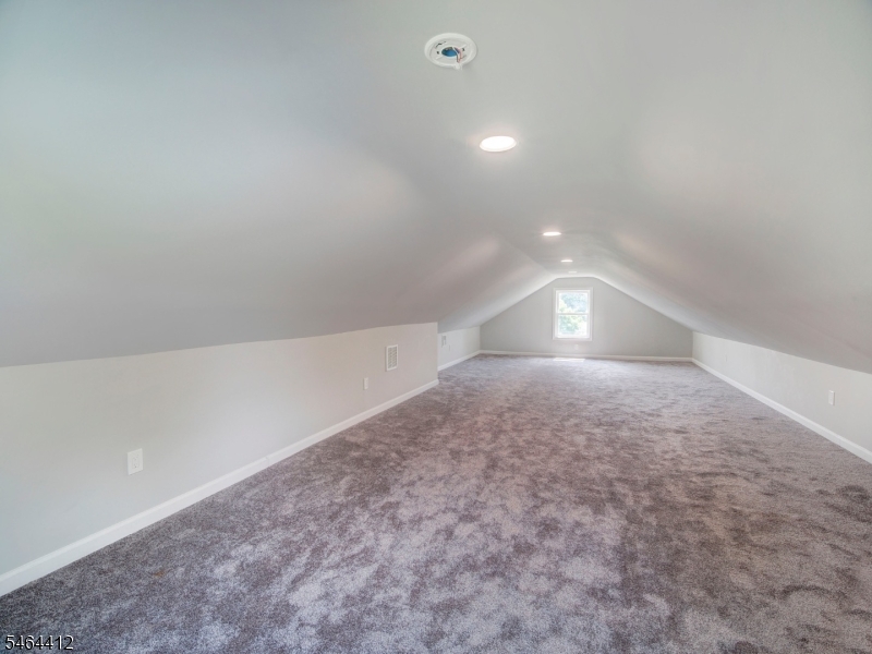 415 Plainfield Ave Property Photo 19