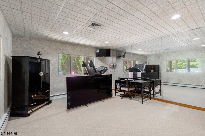 17 Chesterfield Dr Property Photo 40