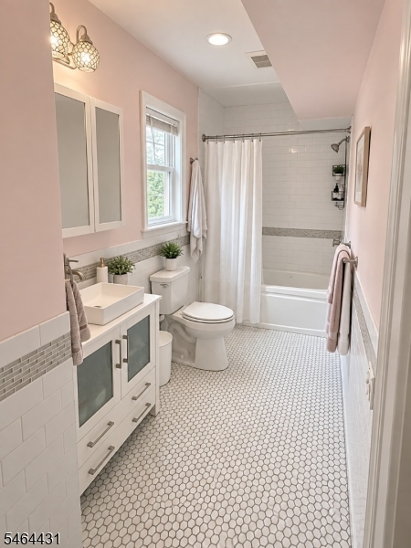 78 Midland Ave Property Photo 10