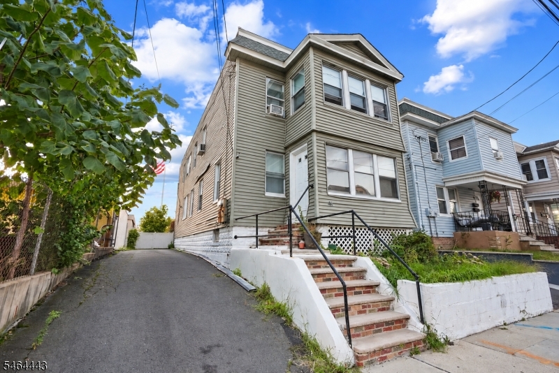 46 Norwood Ave Property Photo 2
