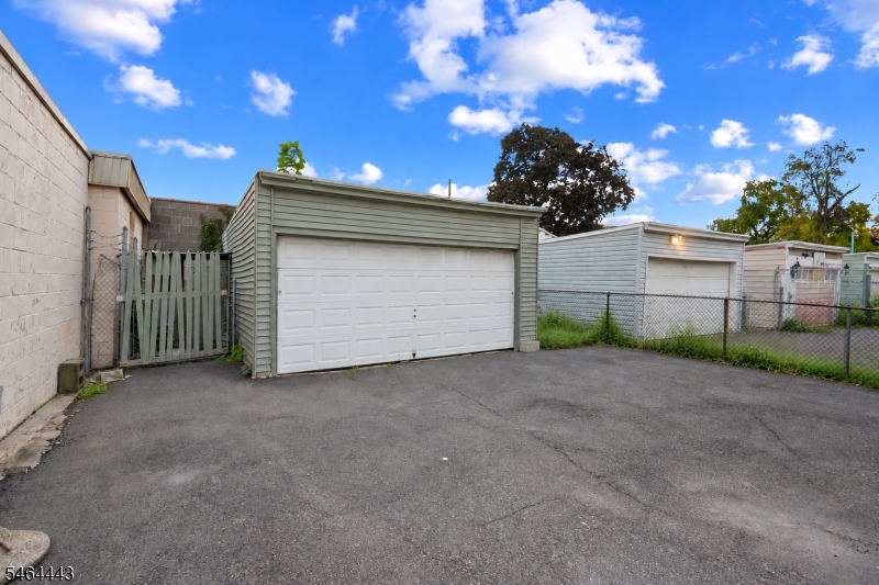46 Norwood Ave Property Photo 3