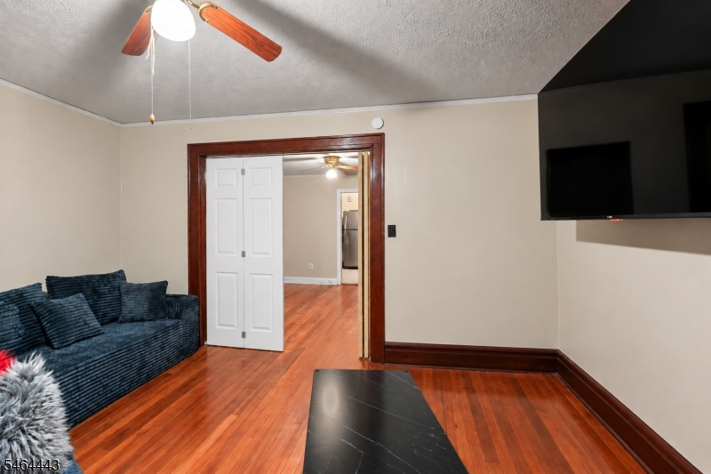 46 Norwood Ave Property Photo 6