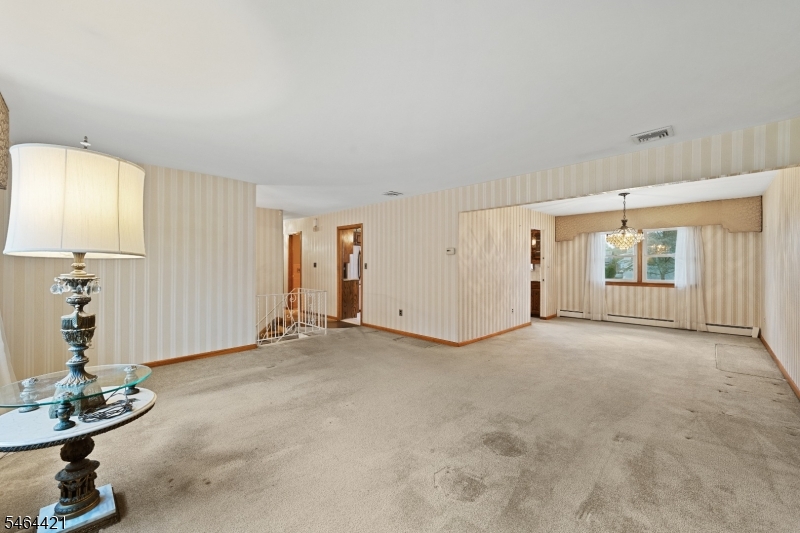 222 Vreeland Ave Property Photo 5
