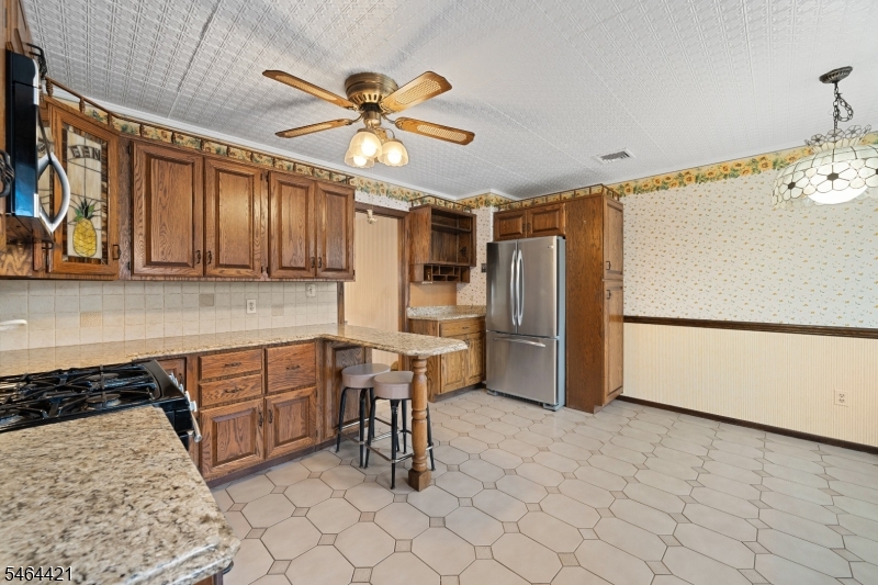 222 Vreeland Ave Property Photo 10