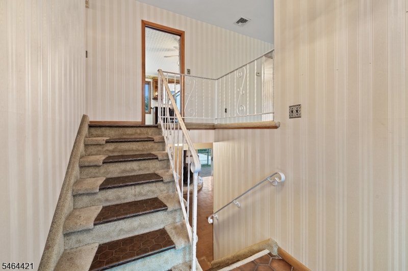 222 Vreeland Ave Property Photo 21
