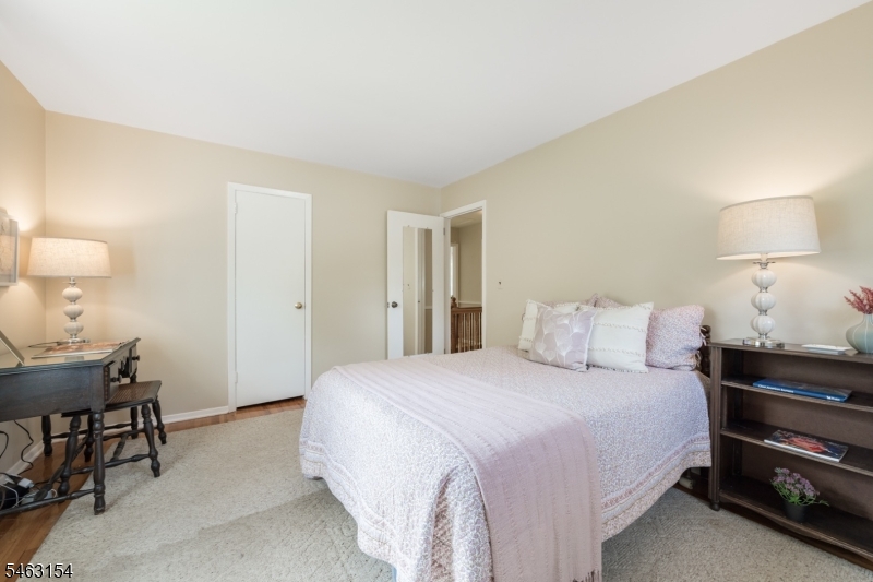 43 Chaucer Dr Property Photo 18