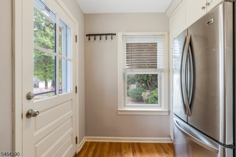 124 College Pl Property Photo 18