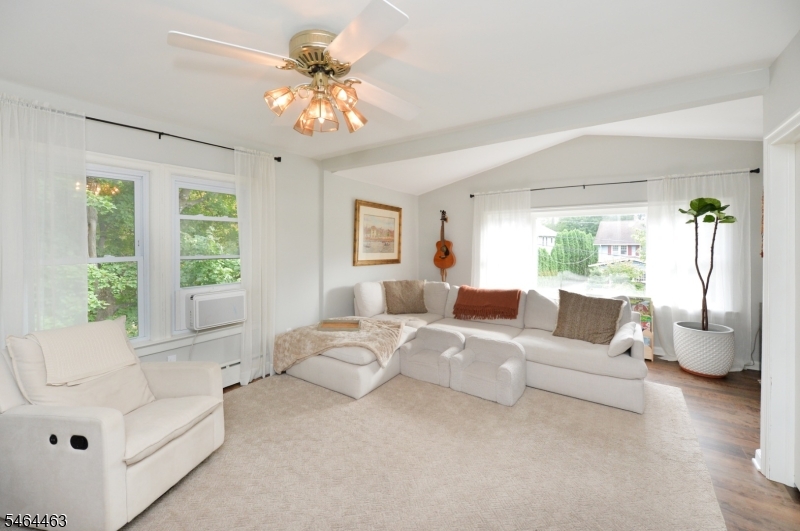 45 Hill St Property Photo 22