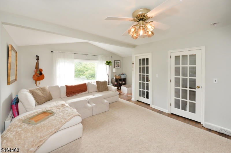45 Hill St Property Photo 23
