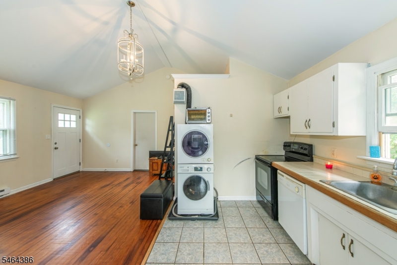 4 Gilbert Dr Property Photo 6