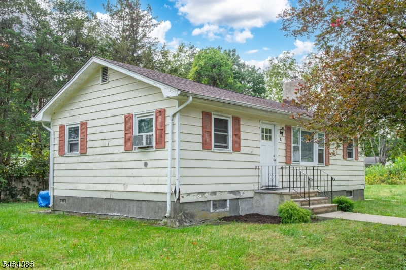 4 Gilbert Dr Property Photo 16