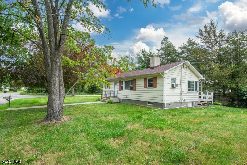 4 Gilbert Dr Property Photo 17