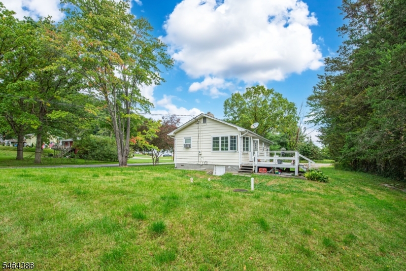 4 Gilbert Dr Property Photo 19