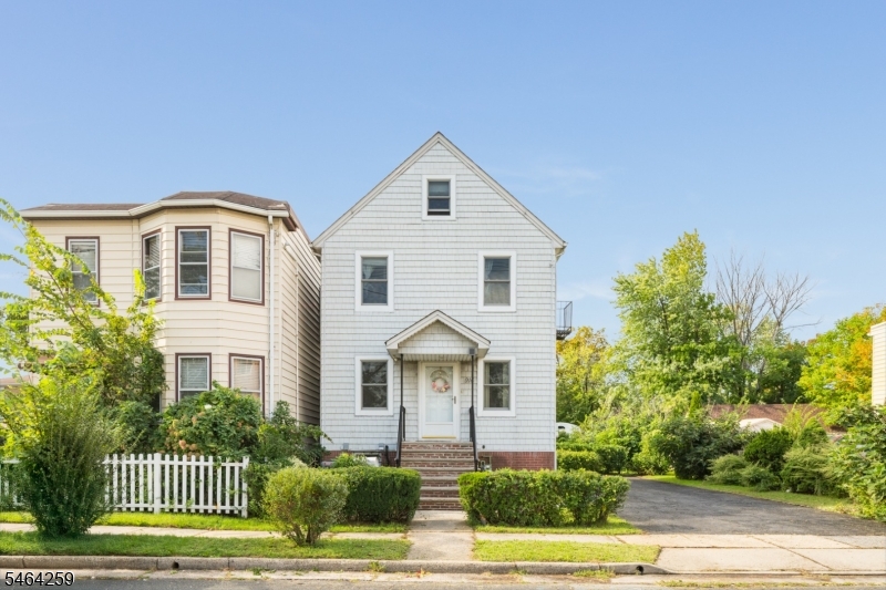 914 Woodlawn Ave