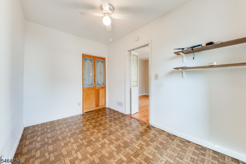 914 Woodlawn Ave Property Photo 8