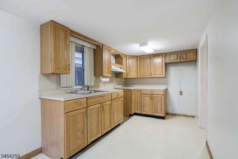 914 Woodlawn Ave Property Photo 18