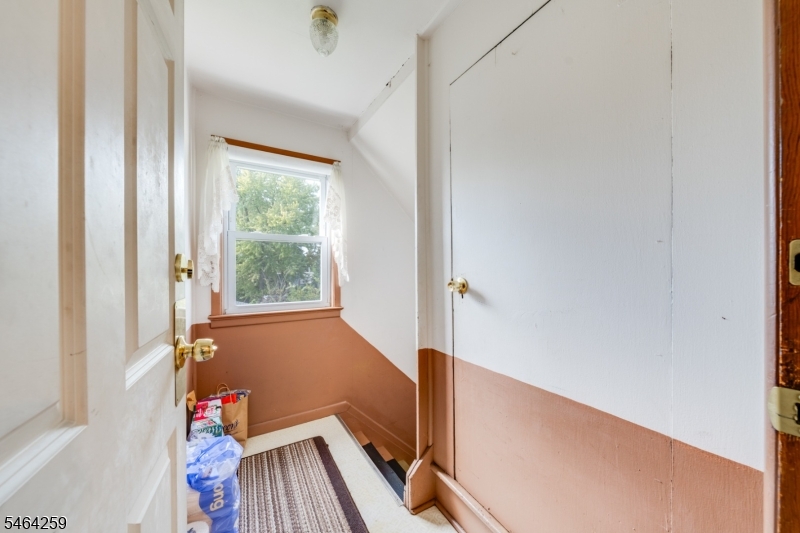 914 Woodlawn Ave Property Photo 21