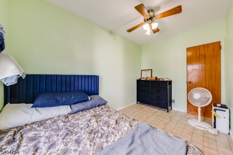 914 Woodlawn Ave Property Photo 34