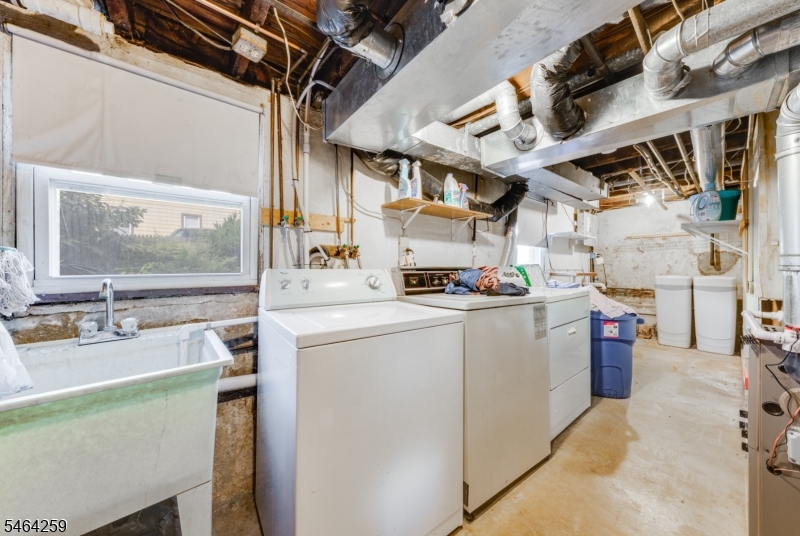 914 Woodlawn Ave Property Photo 36