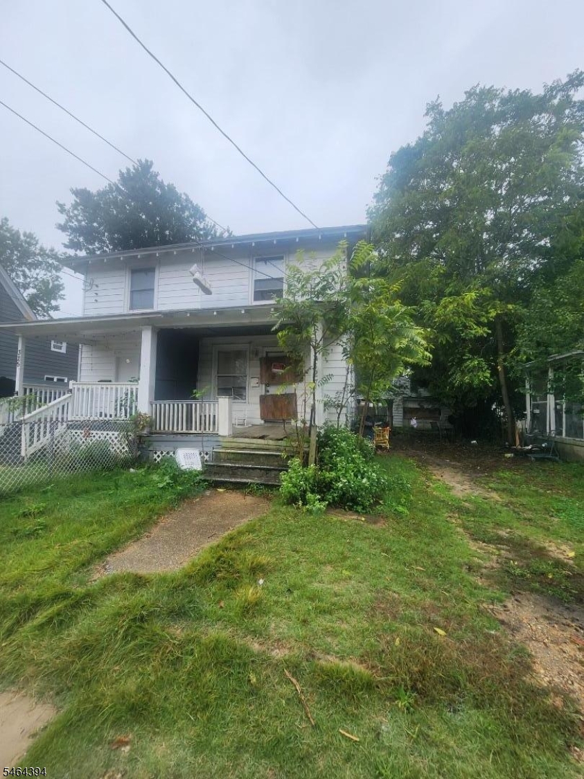 327 Howard St Property Photo 1
